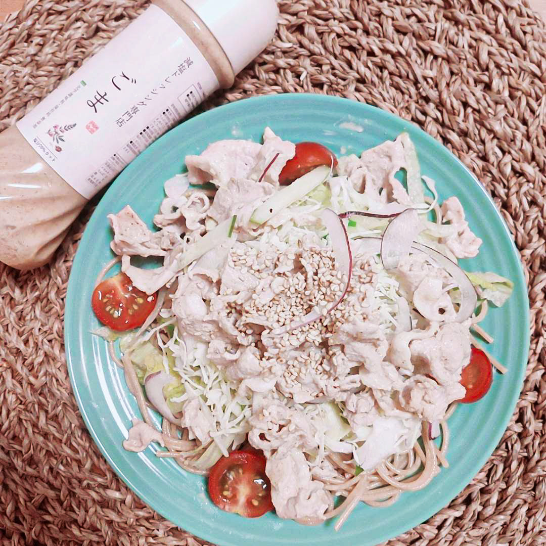 減塩ごまドレッシングを使ったヘルシーサラダ Nephgra(ネフグラ)